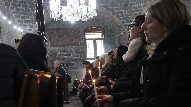 FOTO - Diyarbakır’da Noel ayini